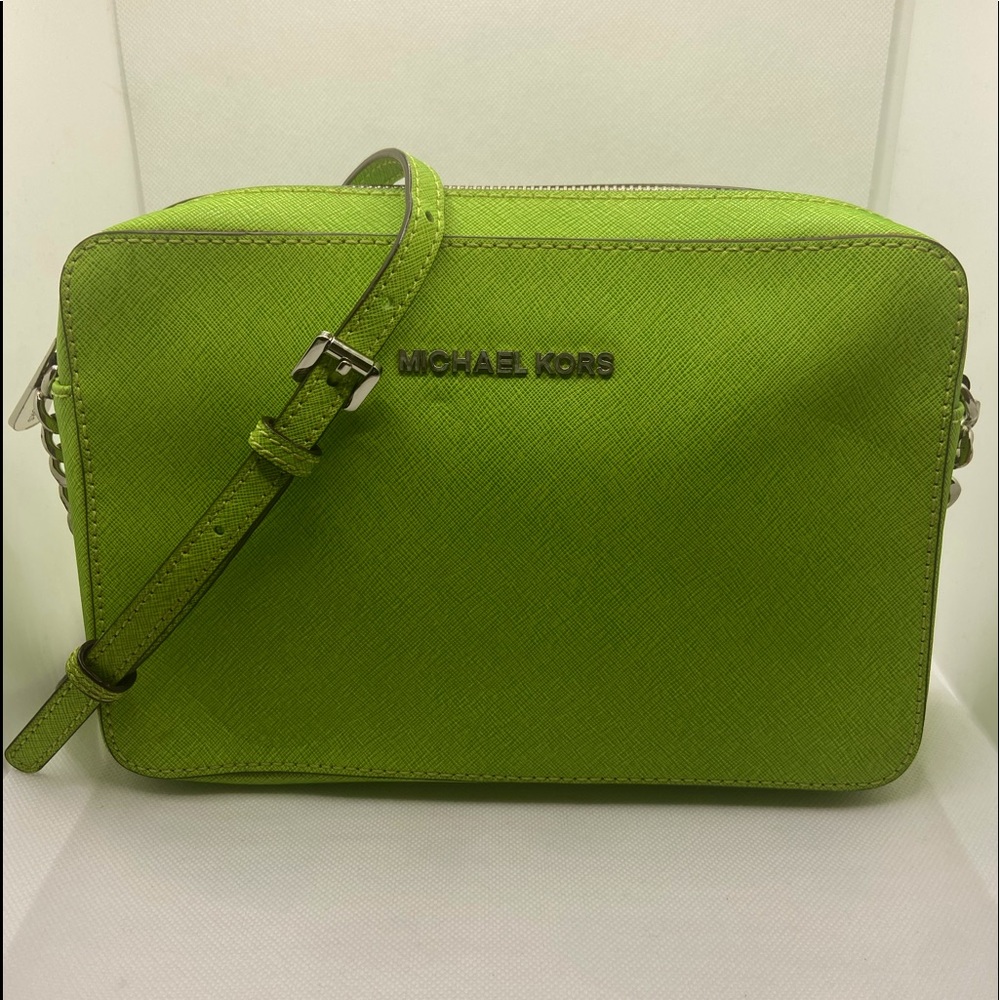 MICHAEL Michael Kors Jet Set Large Saffiano Leather
Crossbody Lime green